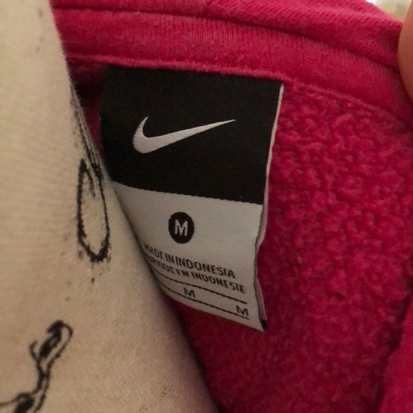 Nike hoody.
Medium but fit like small! - Picture 5 of 5
